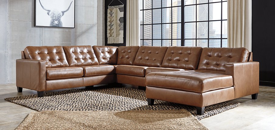 Baskove Sectional with Chaise - Evans Furniture (CO)