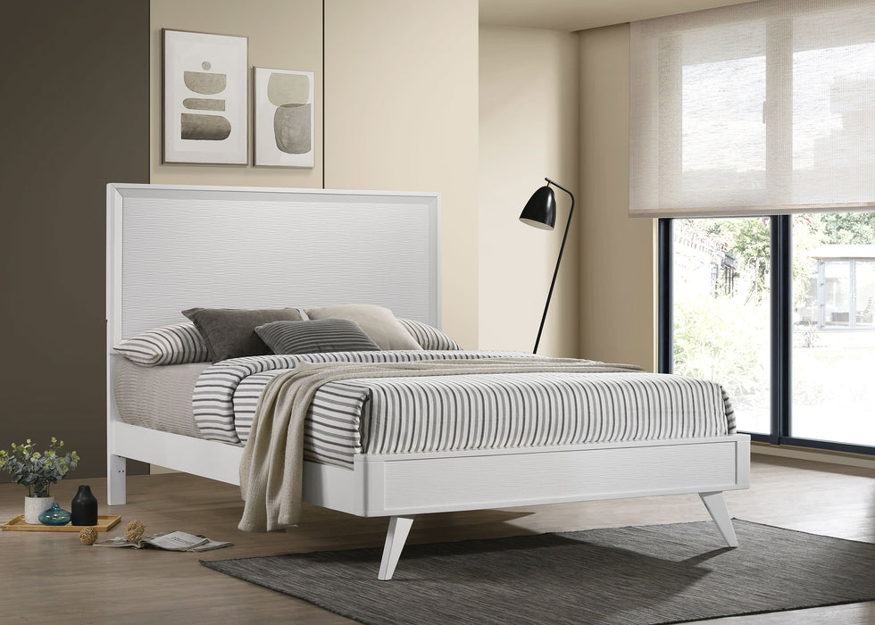 Janelle Panel Bed White - Evans Furniture (CO)