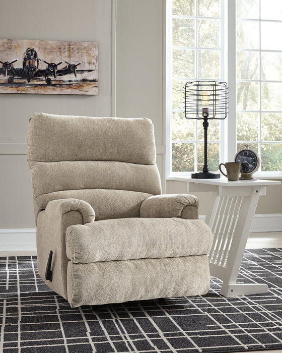 Man Fort Recliner - Evans Furniture (CO)