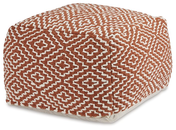 Brynnsen Pouf - Evans Furniture (CO)