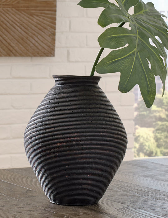 Hannela Vase - Evans Furniture (CO)