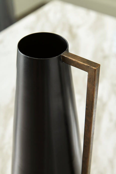 Pouderbell Vase - Evans Furniture (CO)