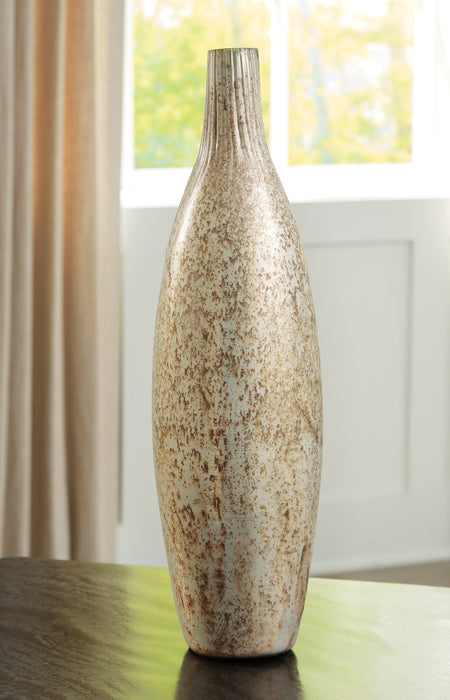 Plawite Vase - Evans Furniture (CO)