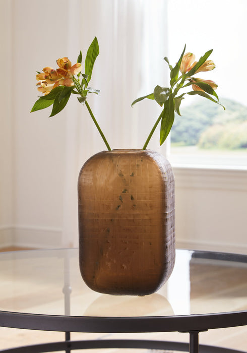 Capard Vase - Evans Furniture (CO)