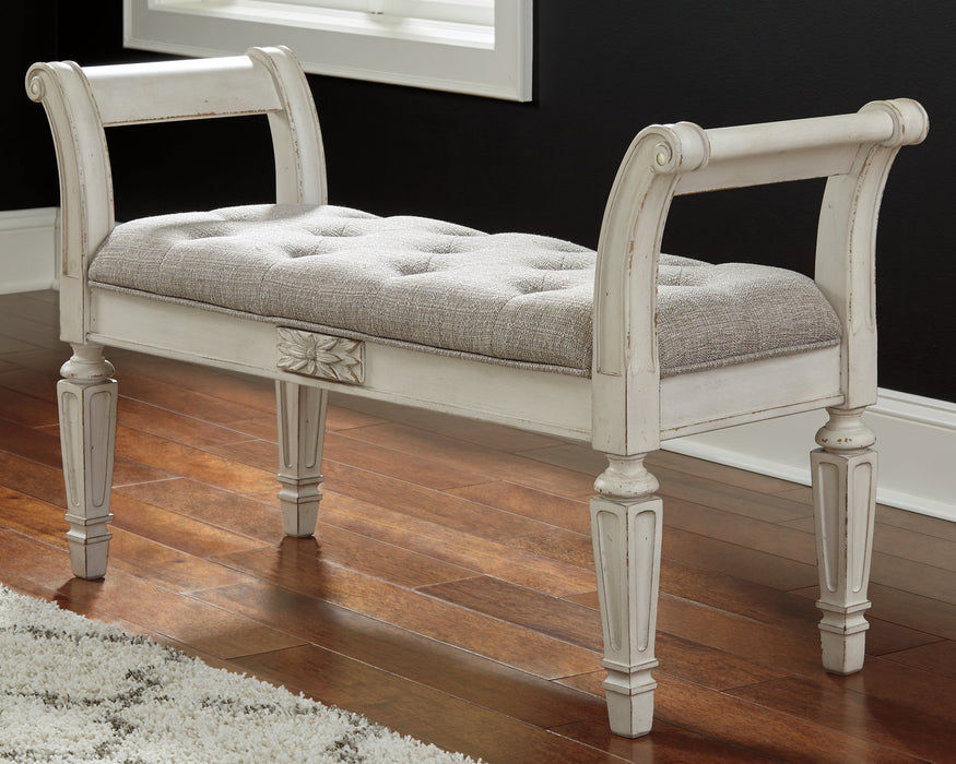 Realyn Accent Bench - Evans Furniture (CO)