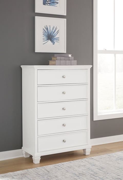 Fortman Chest of Drawers - Evans Furniture (CO)