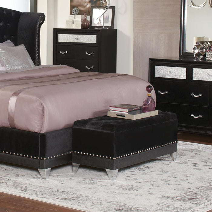 Barzini Tufted Rectangular Trunk with Nailhead Black - Evans Furniture (CO)