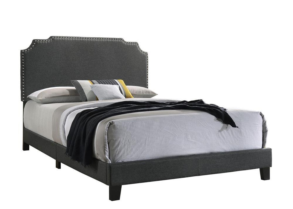Tamarac Upholstered Nailhead Full Bed Grey - Evans Furniture (CO)