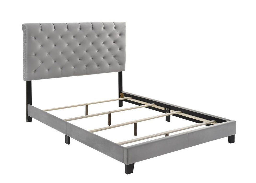 Warner Queen Upholstered Bed Grey - Evans Furniture (CO)