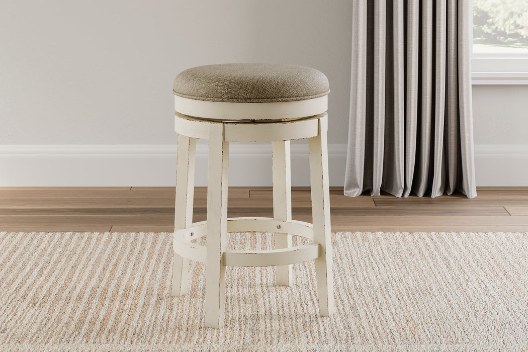 Realyn Counter Height Bar Stool - Evans Furniture (CO)