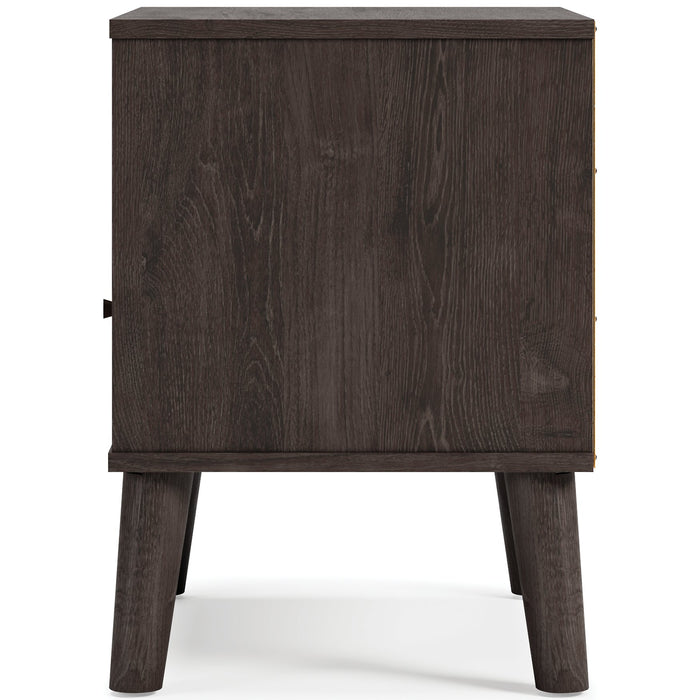 Piperton Nightstand - Evans Furniture (CO)