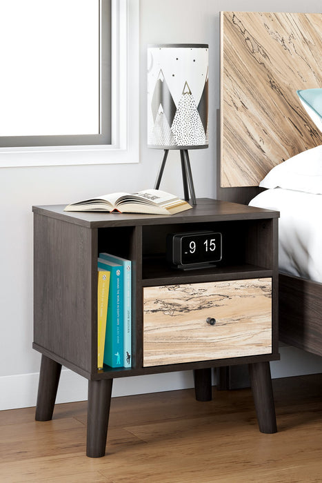 Piperton Nightstand - Evans Furniture (CO)
