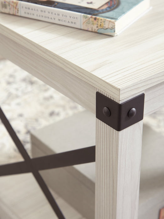 Bayflynn End Table - Evans Furniture (CO)