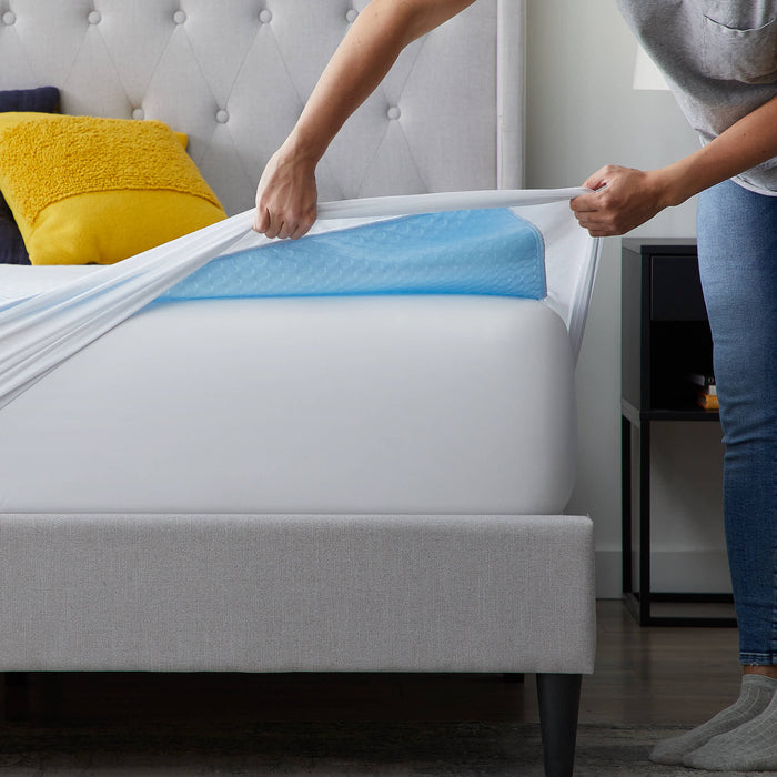 Weekender  Cooling Mattress Protector